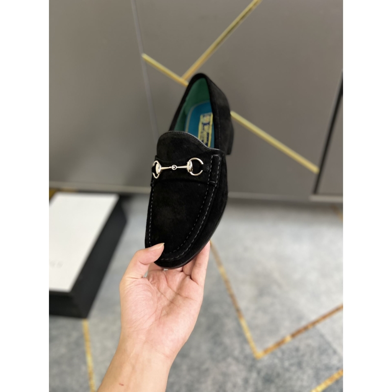 G*u*i leather shoes
